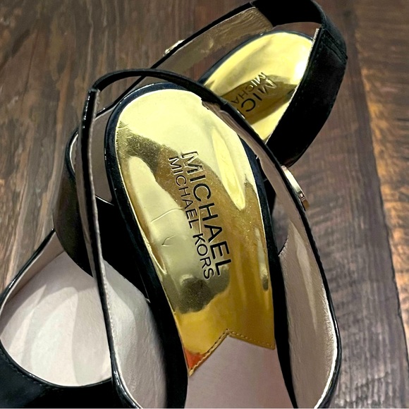 MICHAEL KORS Black Patent Leather Heels. Like New - Picture 7 of 10